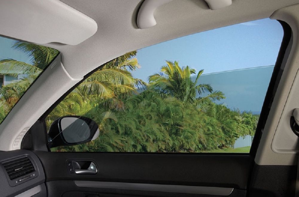 Không mở cửa kính lúc xe đang chạy ở tốc độ cao