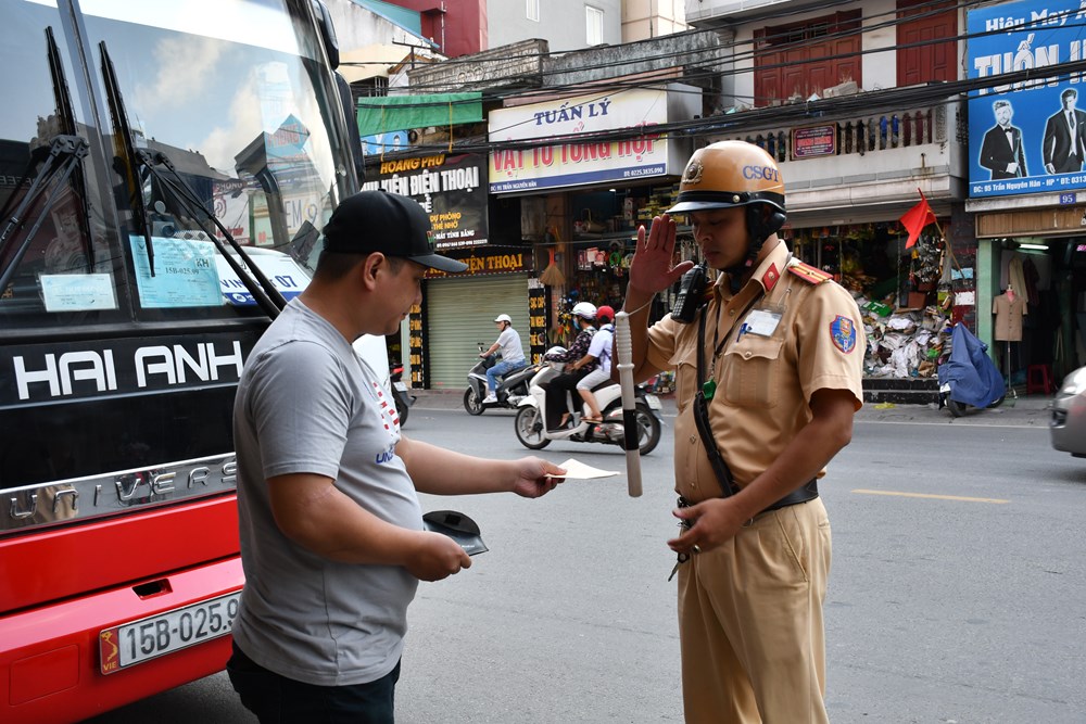 Hình ảnh camera nghị định 10 cho thấy khó khăn của những tài xế